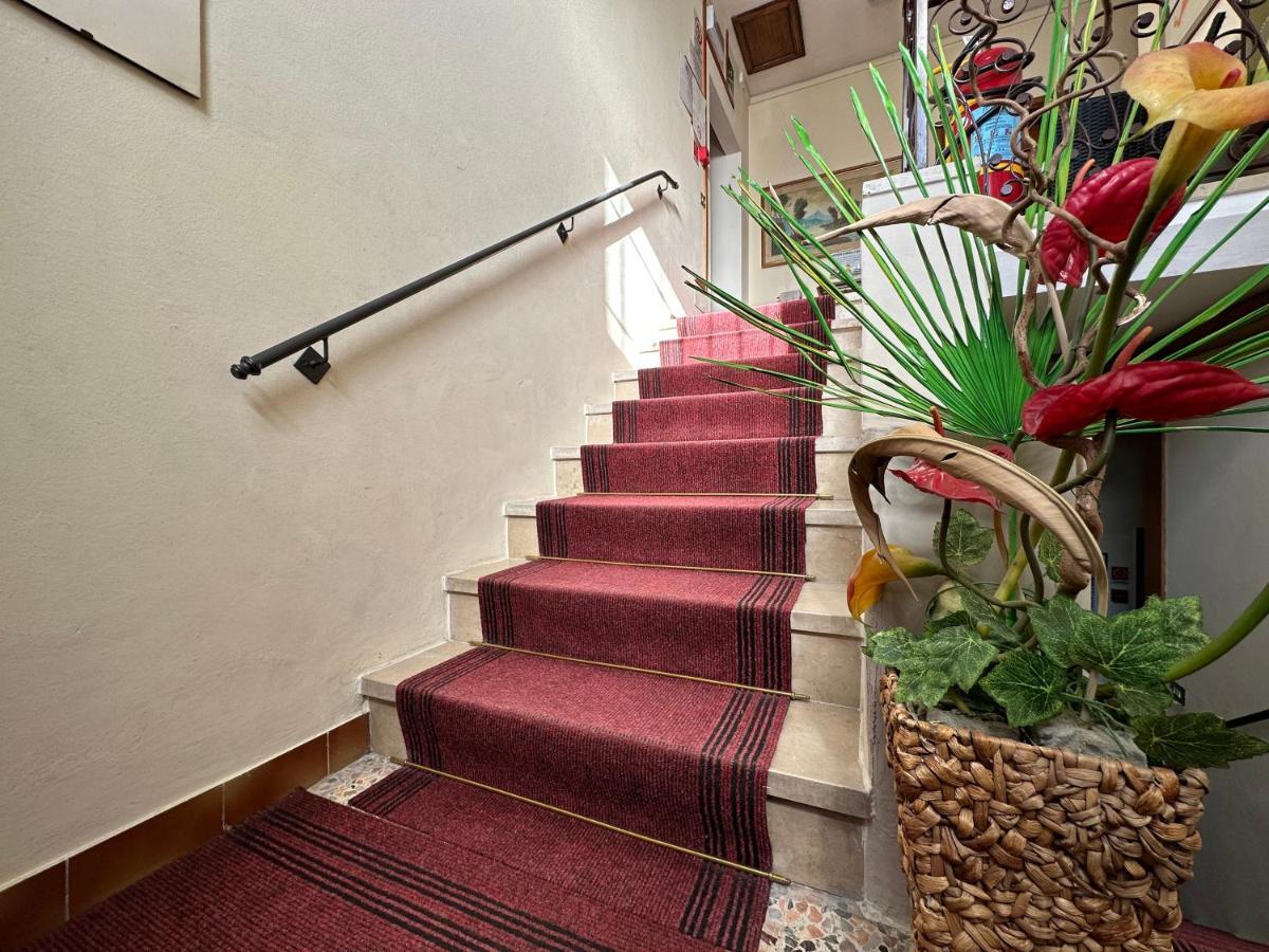 Hotel Miura 2*